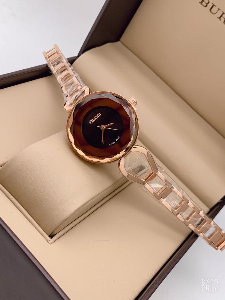 Gucci Rose Gold Color Watch With Black Dial With Brown Shade Color Crystal Case Watch For Woman Or Girl Gold Strap Watch GC-6543