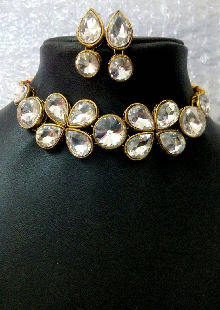 Alloy Kundan Chokar Necklace