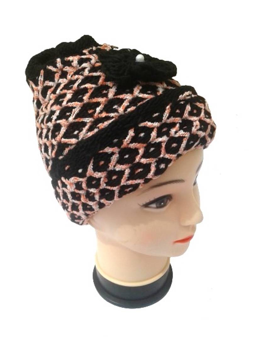 Women Knitted Woolen Black Color Cap (Pack of 1)