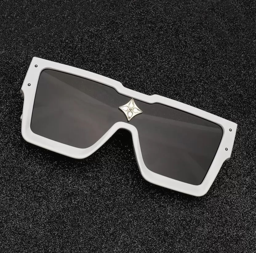Branded Black Shade Glass Men's And Women's Sunglass For Man And Woman Or Girls LV-5370 Unisex Gift Sunglass
