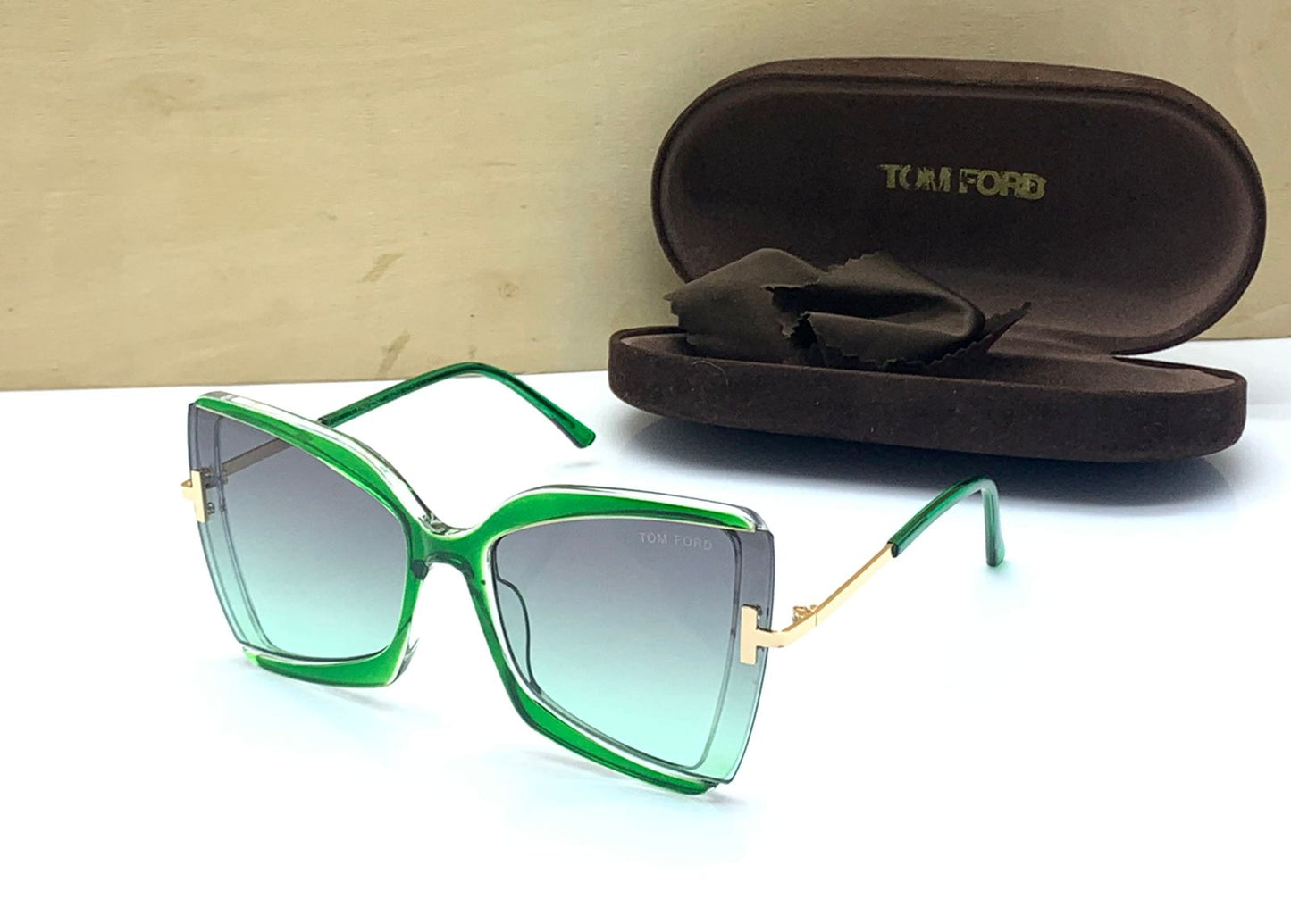 Tom Ford Latest Design Green Color Sunglasses For Men's Women's or Girl TF-984 With Black and Green Frame Sunglass