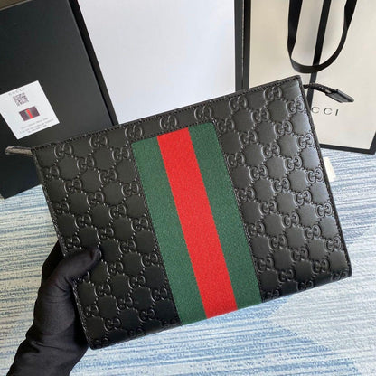 Gucci GG Men Gucci Pouch in Black Soft GG Supreme with GC-6871