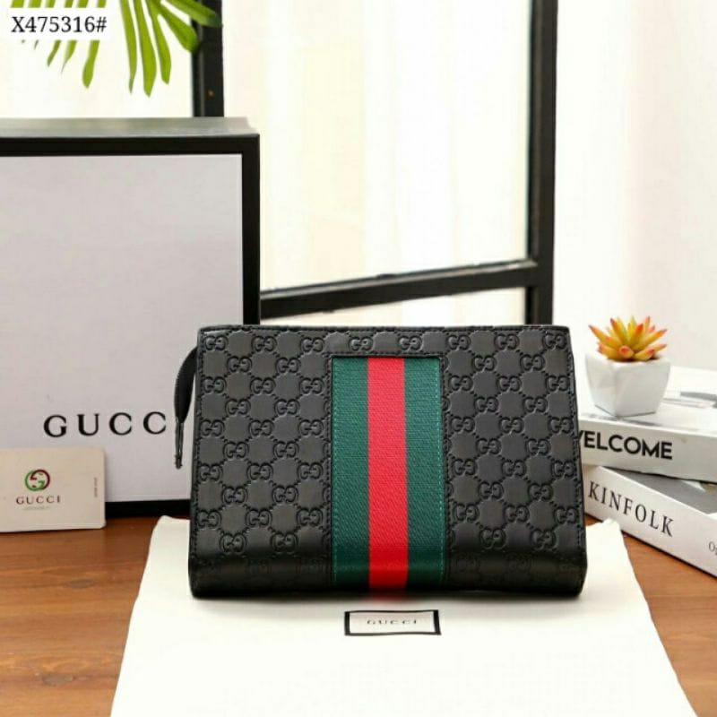 Gucci GG Men Gucci Pouch in Black Soft GG Supreme with GC-6871