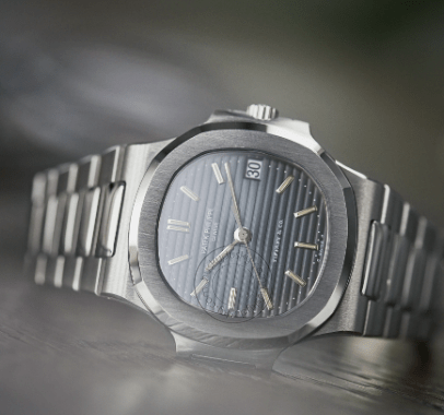 Patek philippe Nautilus 3711/1G-001 ridged Blue dial with horizontal grooves PK-N-3811